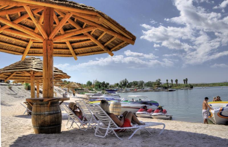 Pirate Cove Resort & Marina Needles Exterior foto